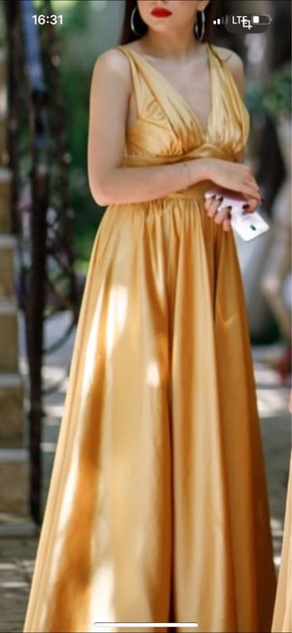 Rochie elganta aurie