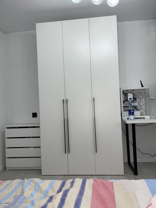 Шкаф новый для одежды