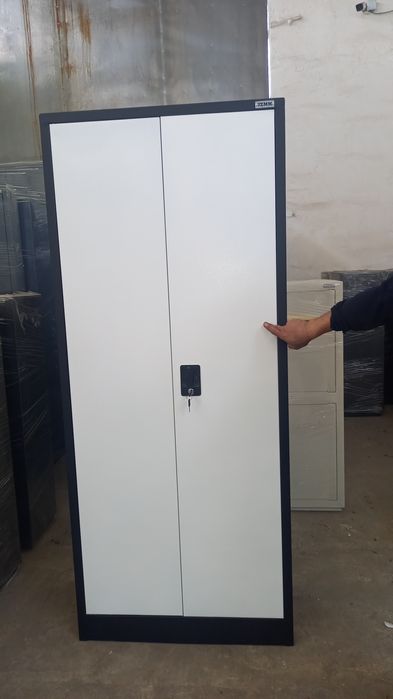 Шкаф металлический для одежды