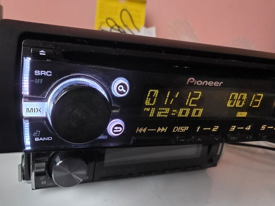 Продавам Poneer deh-x3700ui