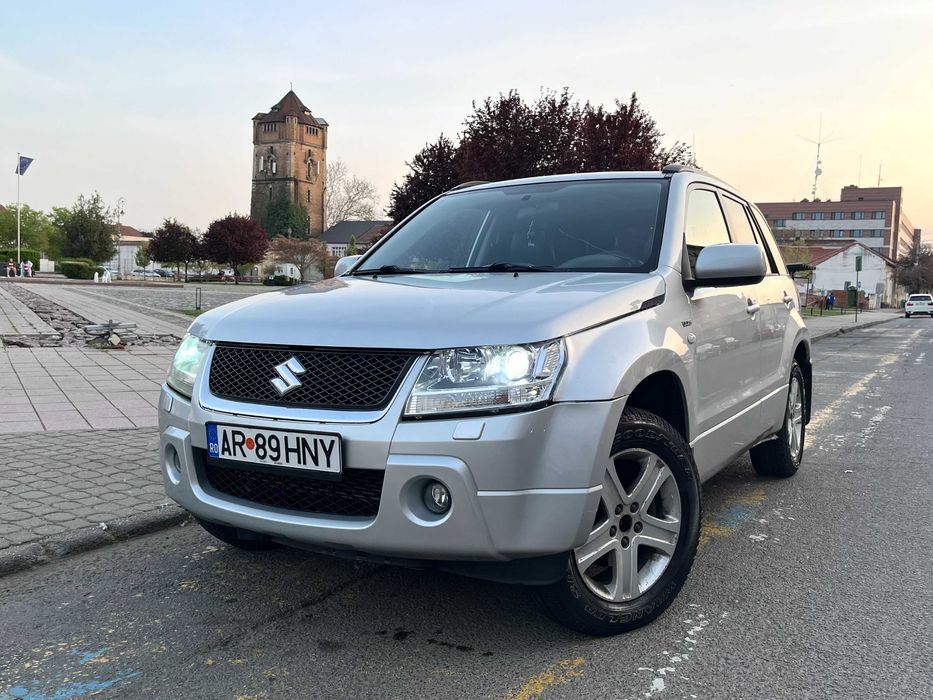 Suzuki Grand Vitara 1.9 Diesel 4x4 - Fără accidente - 4 uși - Trapă - Piele - SUV Offroad
