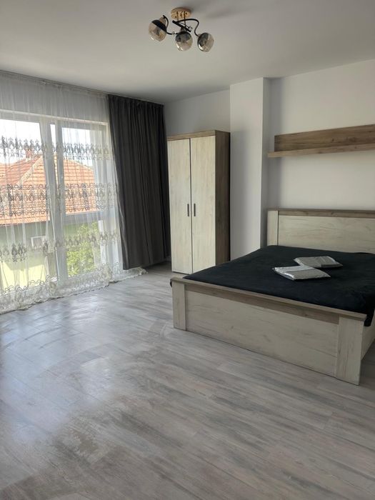Persoana fizica inchiriez apartament 2 camere decomandat