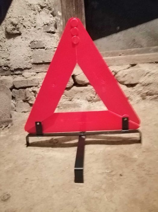 Triunghi reflectorizant auto