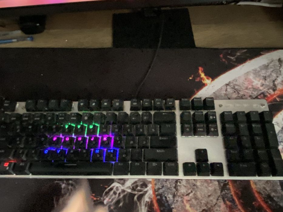 Механическая клавиатура /blue switch