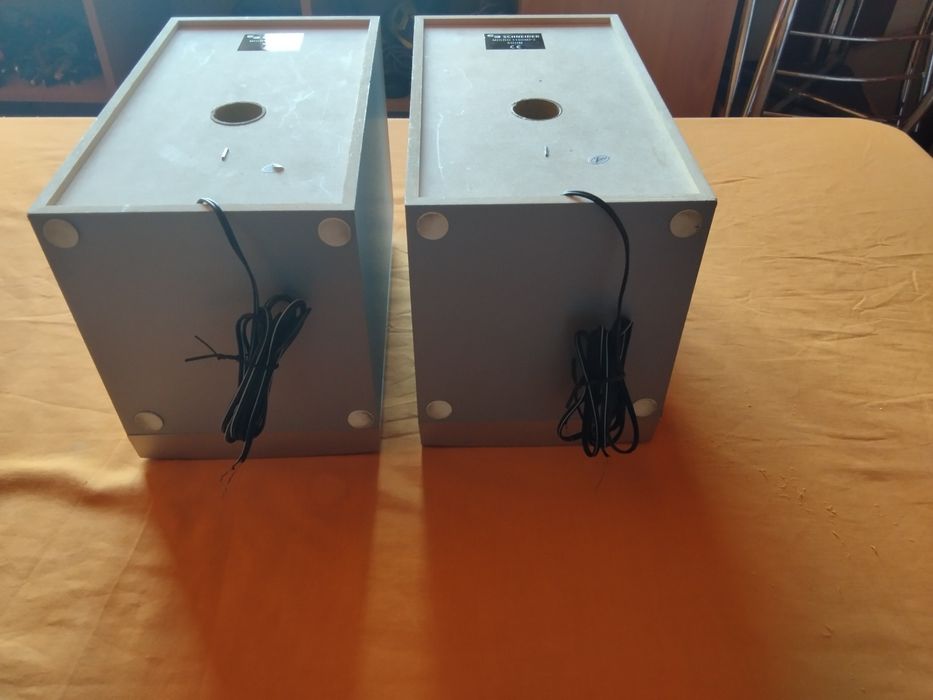 страхотни трилентови тонколони Шнайдер 2х40 максимална мощност