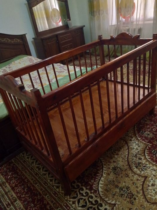 Детский кровать .