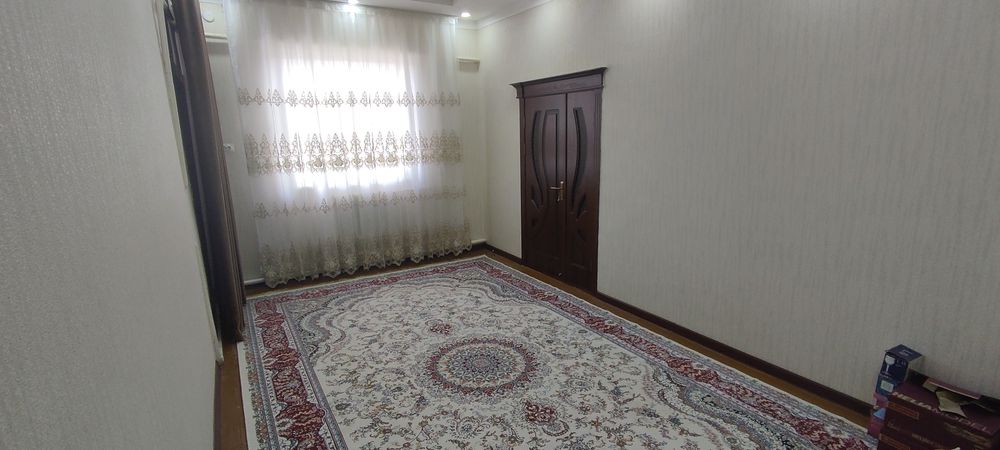 Срочно срочно Продаются дом в центре города ул.Космонавта