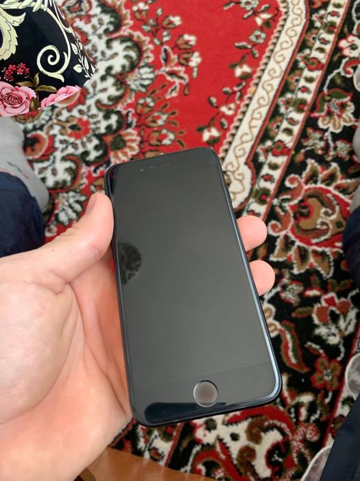 Продается Iphone 7