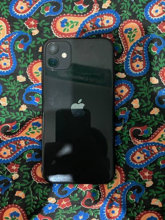 Продаю айфон 11 без каробки