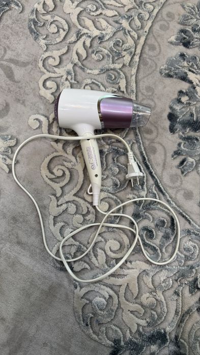 Пррдаеться фен для сушки волос