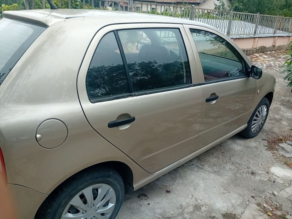 Продавам шкода фабия 1,4 TDI 80 к.с.