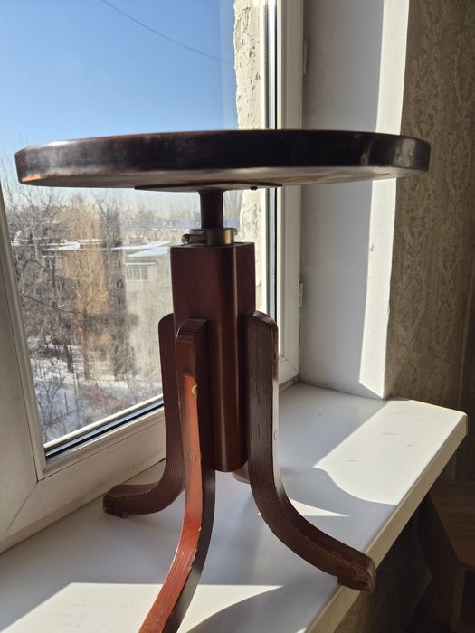 Стул для пианино