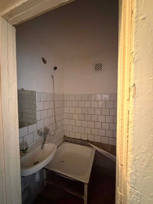 продается 4 ком квартира район Жазира