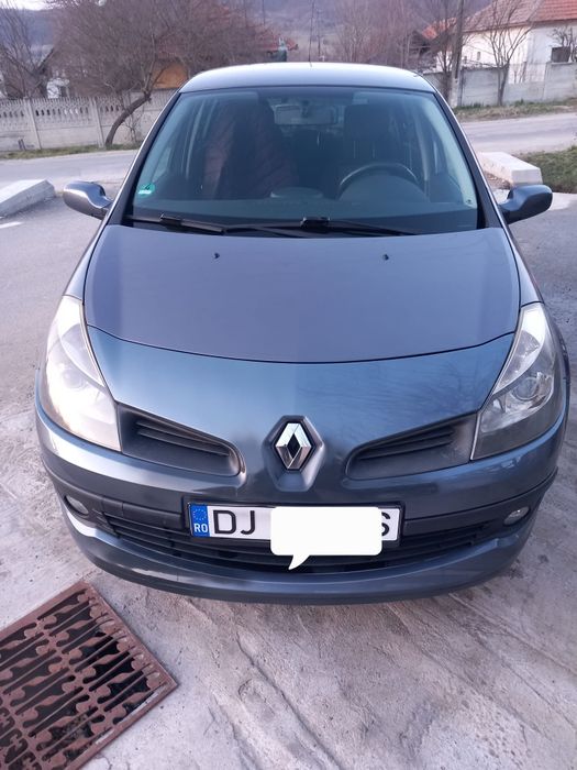 Renault Clio 3,1.6 16v benzină. Masina personala de 3 ani