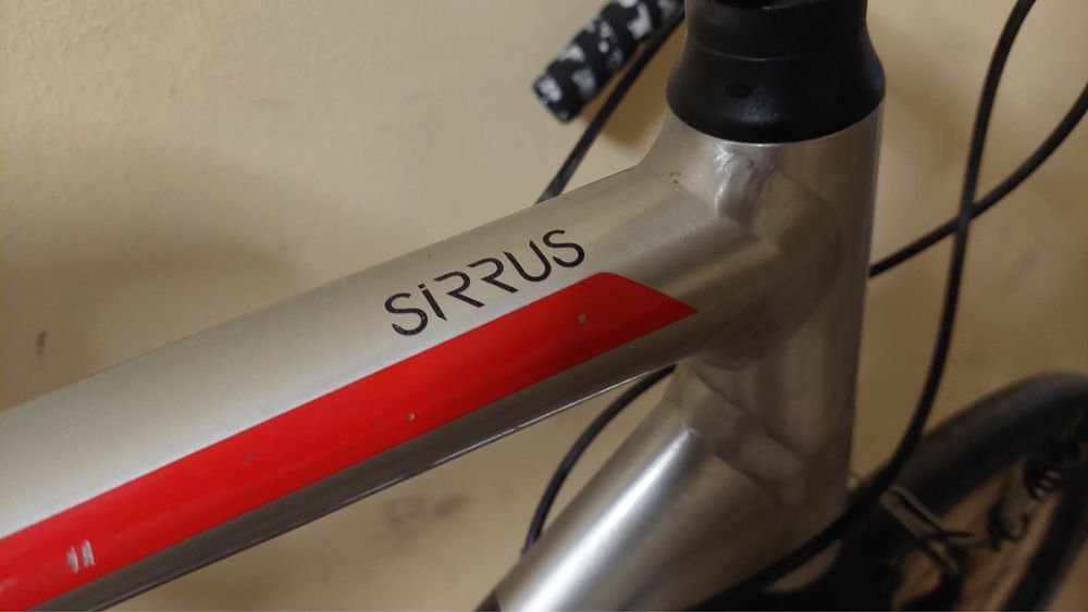 Продавам велосипед Specialized Sirrus Elite 2016