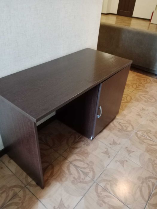 Продам стол в нормальном состоянии