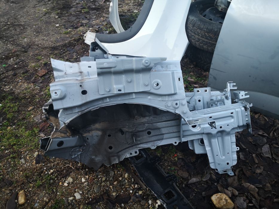 Lonjeroane față complete cu oală și gascan Logan, Sandero 2021 - 2025,