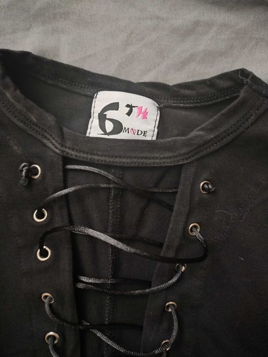 Две рокли едната с блестящи елементи, другата е мини