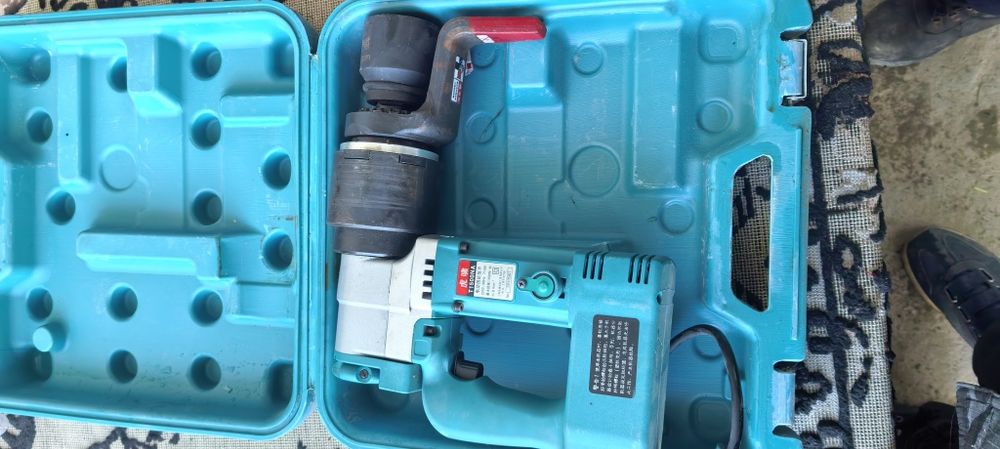 Гайковёрт 1 штук головка 46