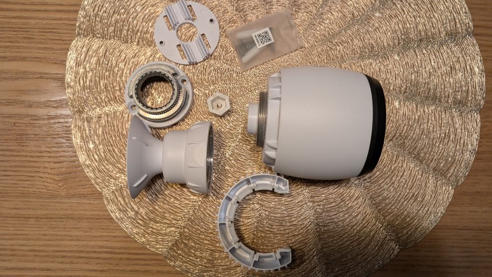 Cameră Ubiquiti UniFi Protect G4 Pro (UVC-G4-PRO) - 4K, Zoom optic 3X