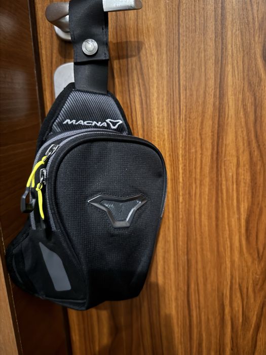 Мото чанта за крака MACNA