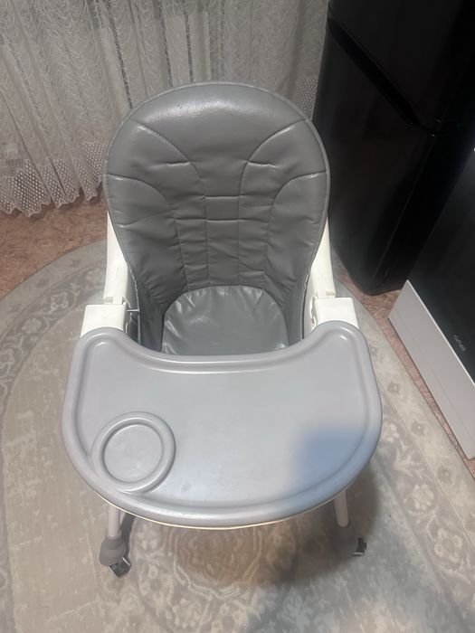 Продам детский столик