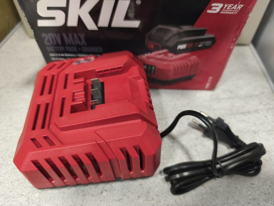 Зарядно за батерии, на машини Skil.