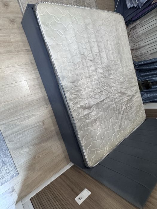 Продам матрас размеры 160*200!