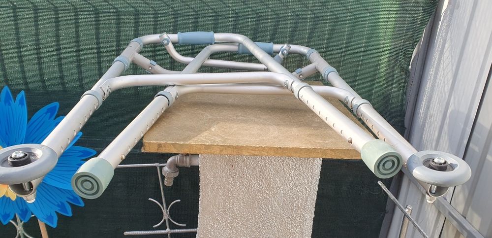 Cadru din aluminiu de mers/Nou