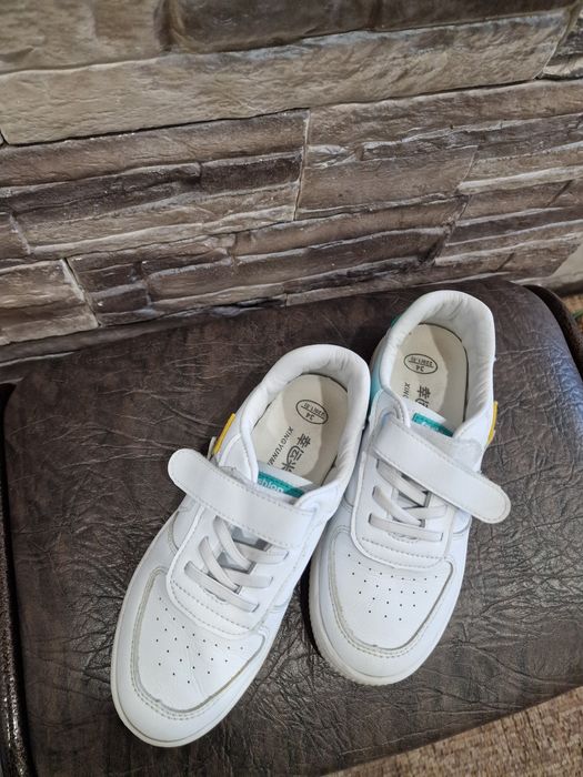 Продам макасы белые