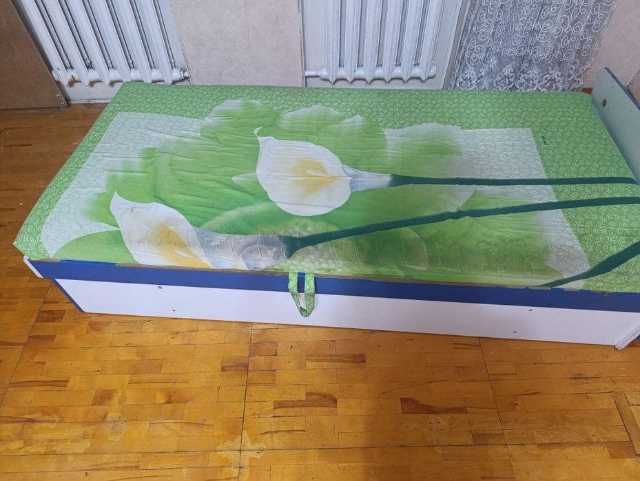 Komplekt javon va karovat