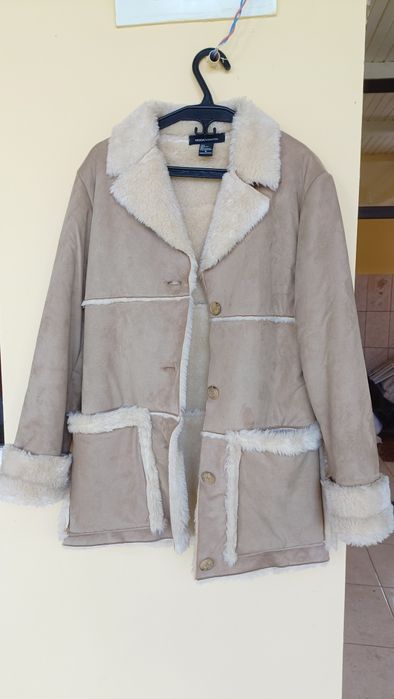 Vând haine elegante