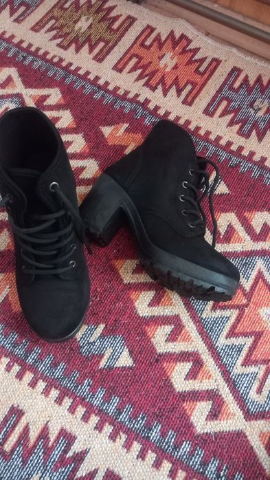 Ghete piele intoarsa