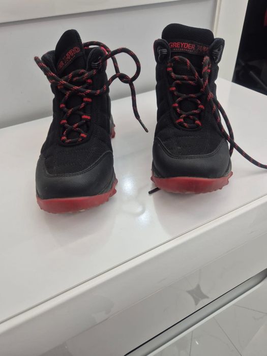 Продам ботинки 36 размер