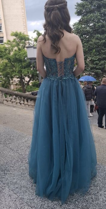 Продавам бална рокля