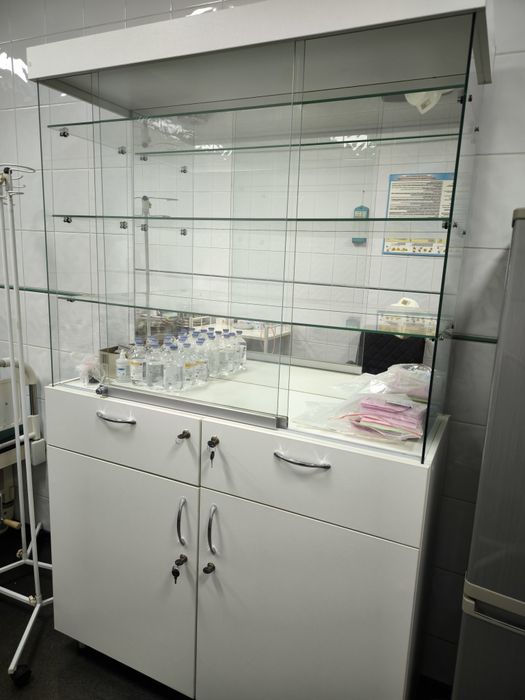 Шкаф витрина 65000
