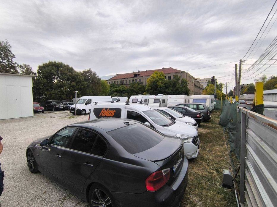 Дава се под наем Гараж / Паркомясто в София, Модерно предградие - 999999 кв.м за 51 € - Снимка #1