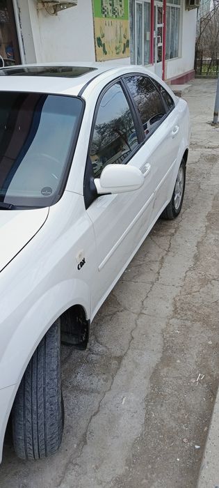 Ласетти 1.6 афтомат сотилади