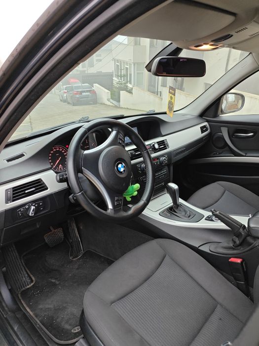 BMW Seria 3 E91 320d Facelift