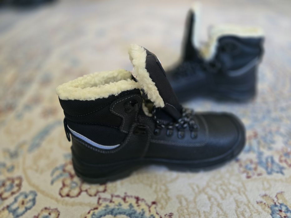 Зимнии спец ботинка 41 размер