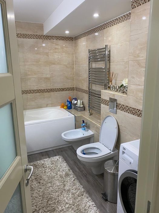 Inchiriez apartament mobilat complet pe str Traian vis a vis de Bucovina et 2
