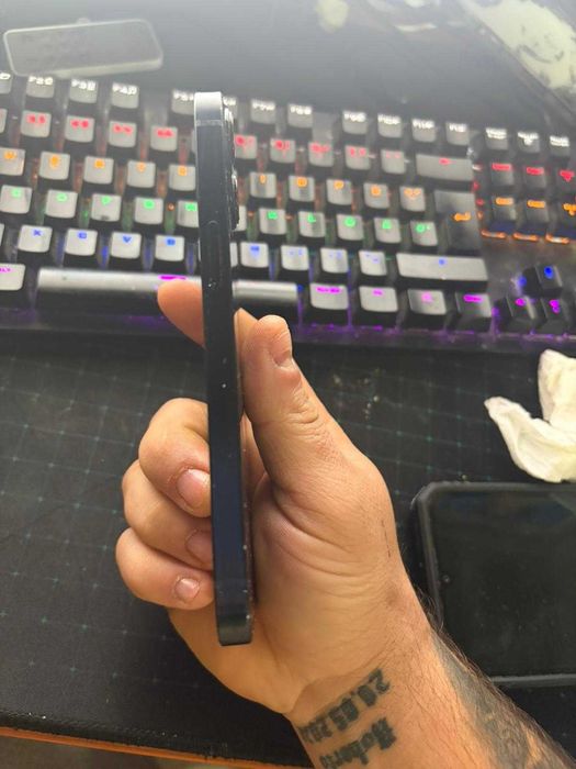 Iphone 13 256gb 81% baterie