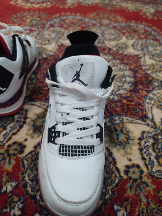 Nike Jordan 4 черно белый