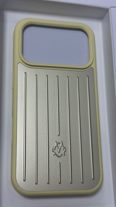RIMOWA Aluminium Case за iPhone 18 Pro, 17 Pro, 17 Pro Max