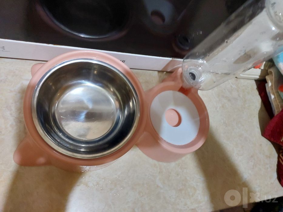 Миска для кошки с автоматической наливайкой воды
