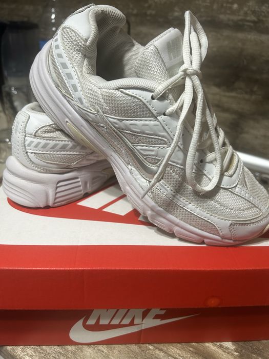 Маратонки Nike 37,5