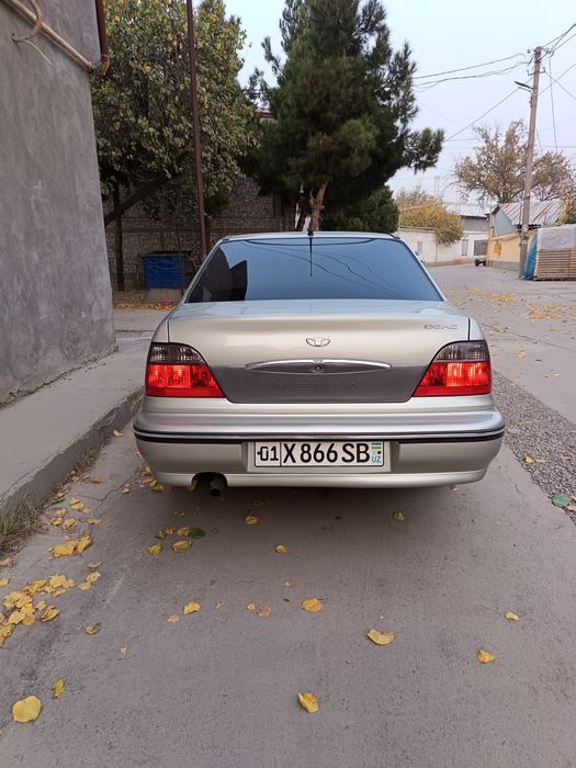 Леховой машина седан