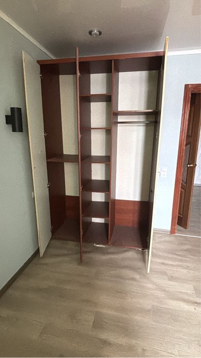 Шкаф плательный