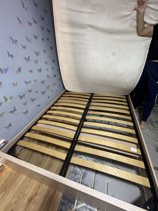 Кровать 160*200 с матрасом