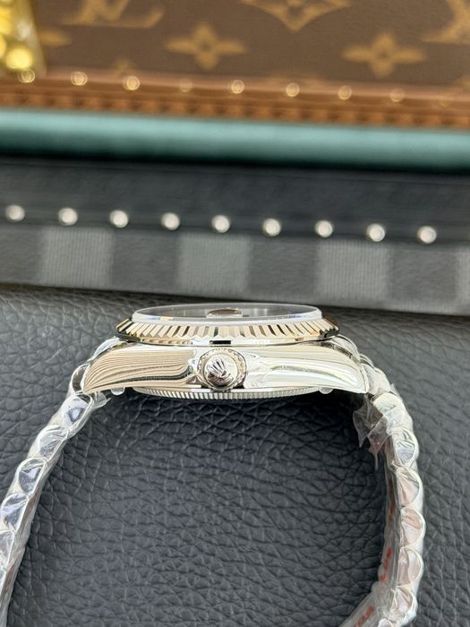 Rolex Date-Just 31mm Green Mint Dial - ETA -